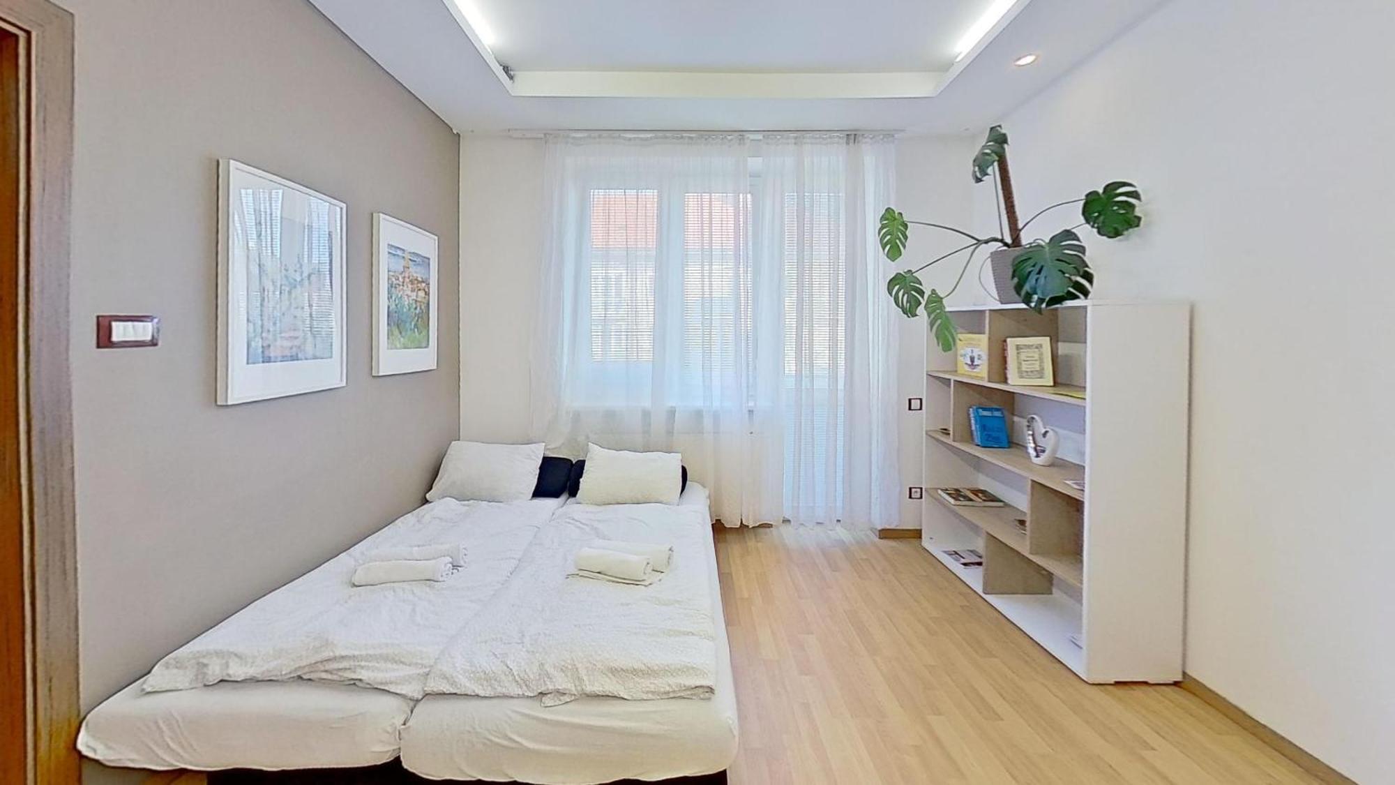 2Br Apt With Free Garage Parking, Close To The Historic Centre Bratislava Eksteriør bilde