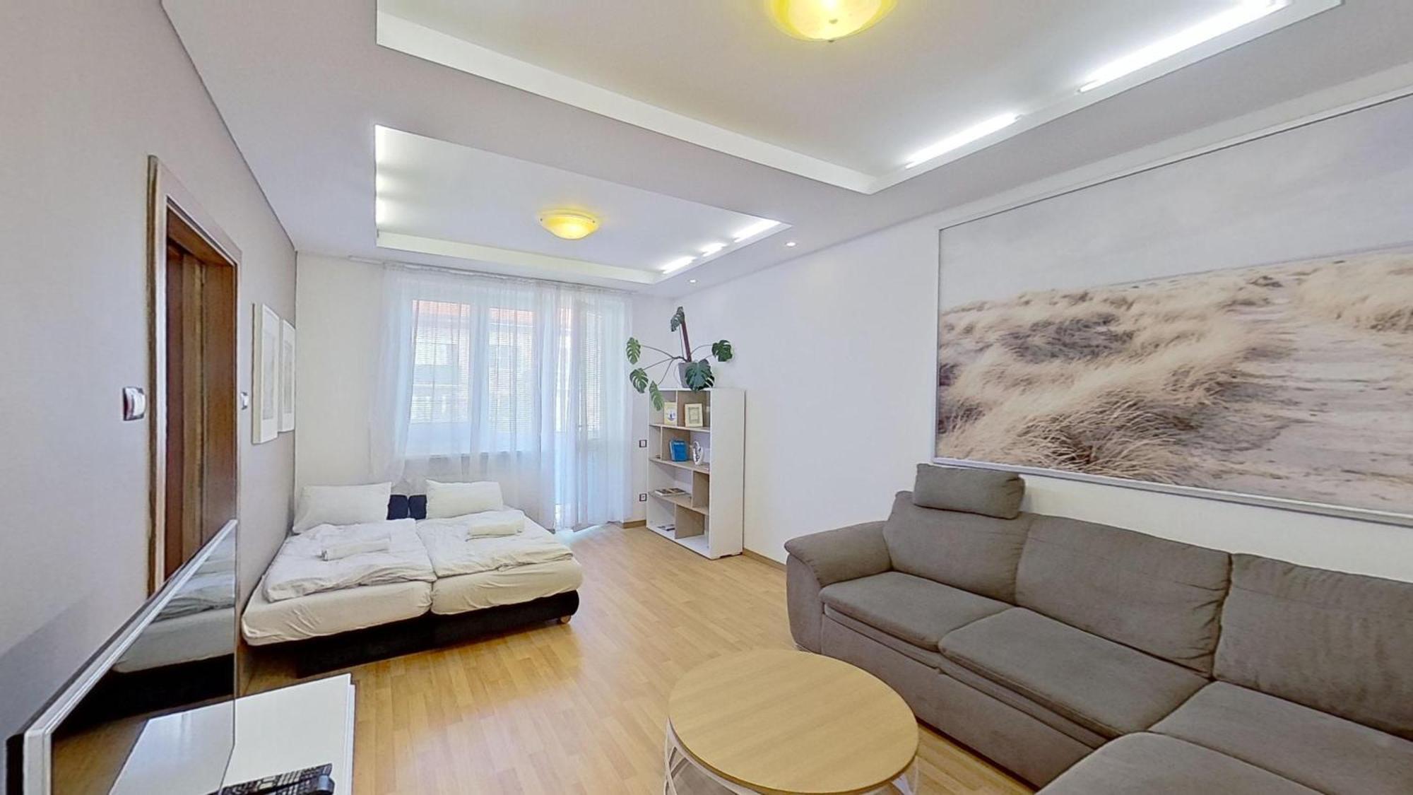 2Br Apt With Free Garage Parking, Close To The Historic Centre Bratislava Eksteriør bilde